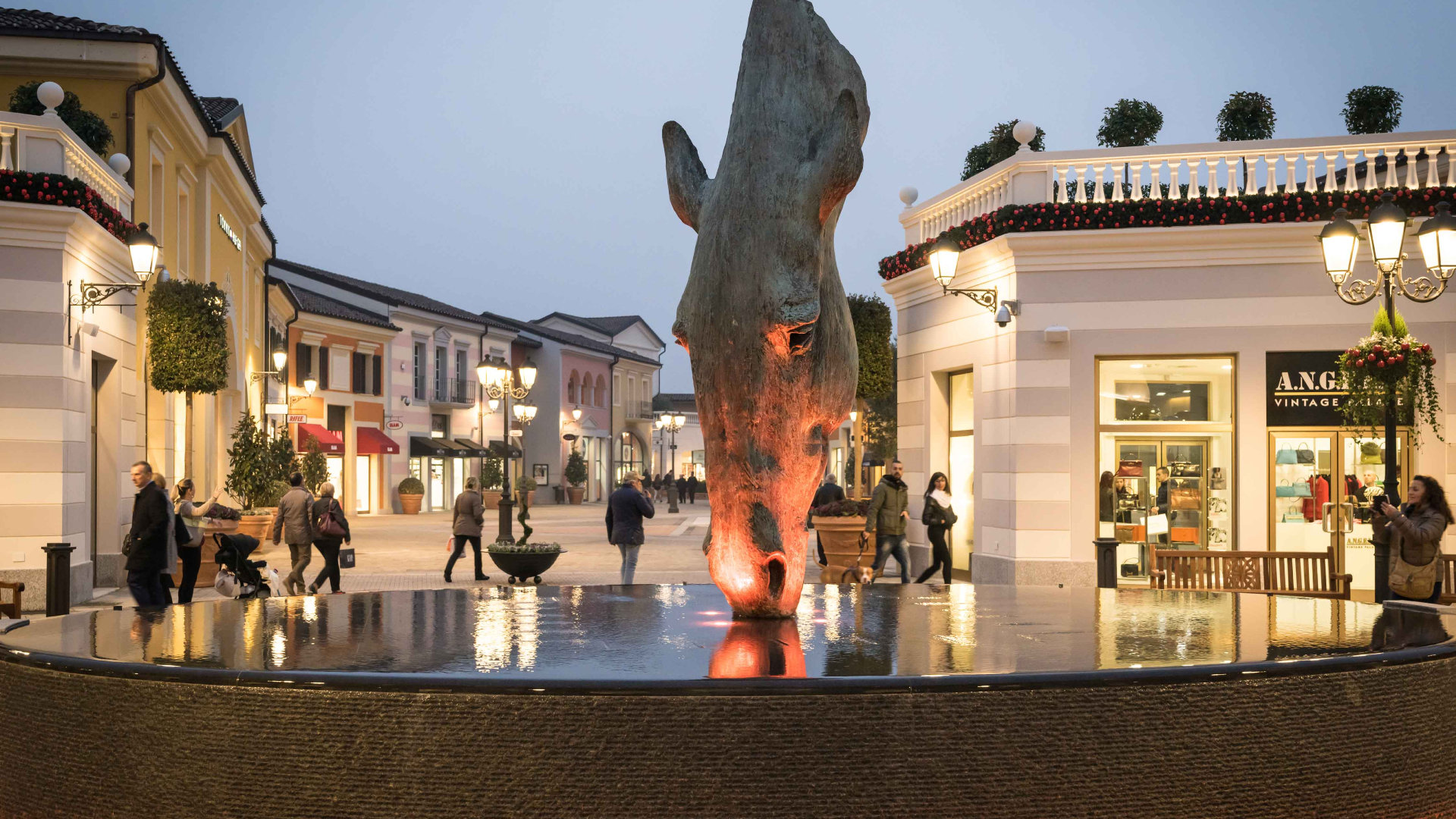米蘭-塞拉瓦萊奧特萊斯購物村來回接駁巴士 DESIGNER OUTLET SERRAVALLE 多時段可選