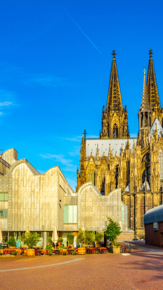 One-day Private Charter (Cologne Cathedral + Museum Ludwig + Hohenzollern Bridge + Cologne Zoological Garden)
