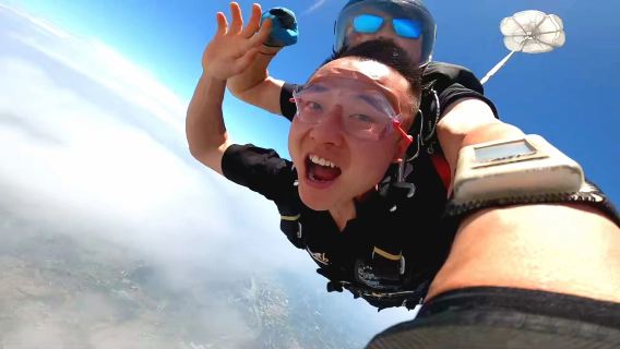 重慶跳傘旅遊重慶渝北區跳傘基地4000公尺跳傘重慶城區高空跳傘【4000公尺自由落體+專業高清攝影】