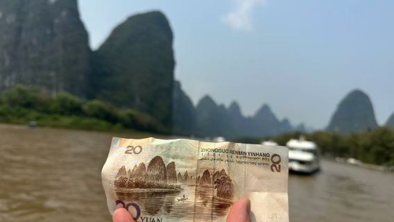 Guilin: 1-Day Li River Cruise Private Tour with the English Speaking Driver
