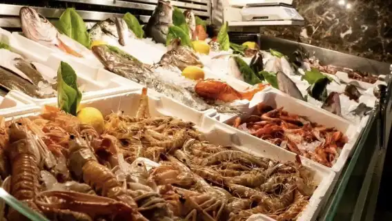 Restaurant reservation service for Pierluig, a popular restaurant in Rome, Italy