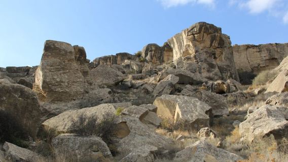From Baku: Gobustan, Mud Volcanoes & Mosque Private Tour
