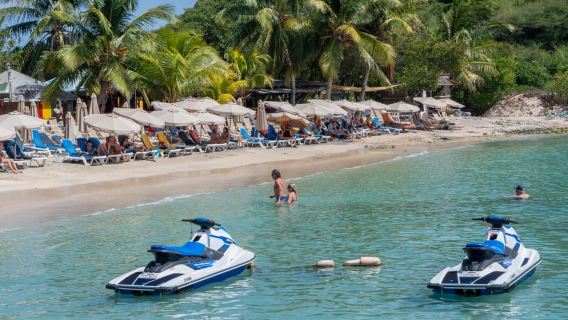 Cockleshell: เที่ยวชมชายหาด ดำน้ำตื้น และชมทิวทัศน์