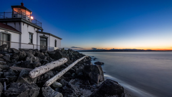 Seattle day tour: Pike Place Fish Market + Olympic Sculpture Park + Gas Works Park + Discovery Park