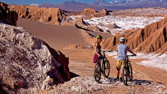 Explora el desierto de Atacama y el Valle de la Luna en bicicleta