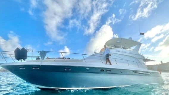 Cabo Arch Sunset Yacht Tour - Dinner & Drinks — Up to 18 Guests