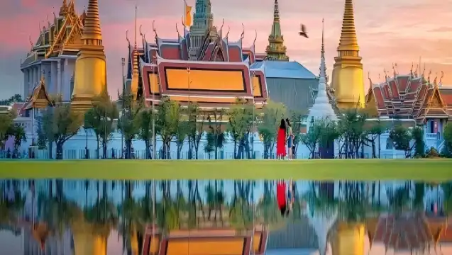 Grand Palace, Wat Arun, and Wat Pratunam one-day tour in Bangkok [Chinese/Mandarin guide/Exclusive Tour/Transfer]