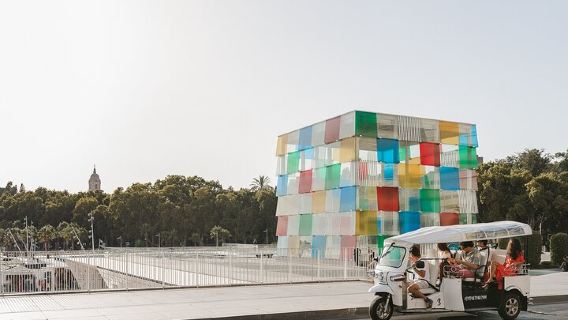 Expert Tour of Malaga in Private Eco Tuk Tuk