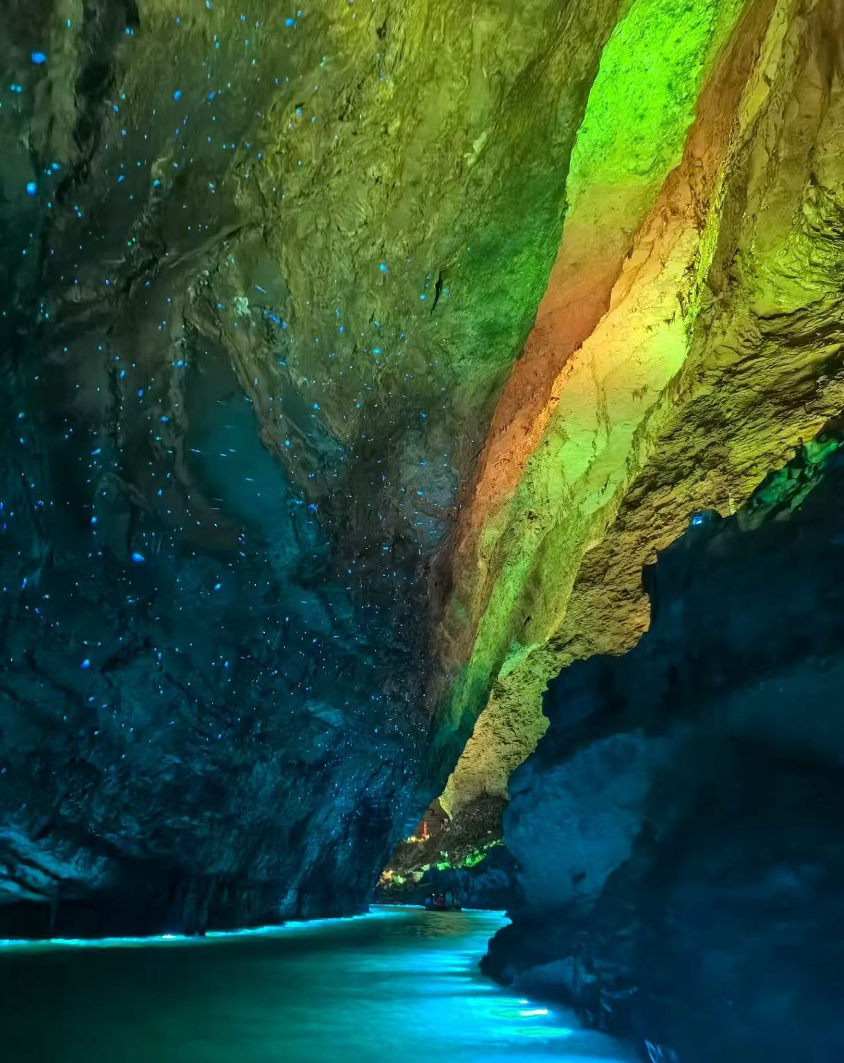 Zhangjiajie, Cina · Tour giornaliero alla Grotta del Drago Giallo con noleggio con conducente esclusivo (8 ore con autista parlante cinese)