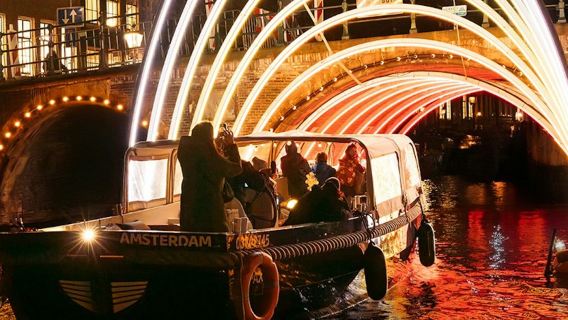 Festival de Luces: Crucero + Opción de Tentempiés Holandeses y Bebidas Calientes