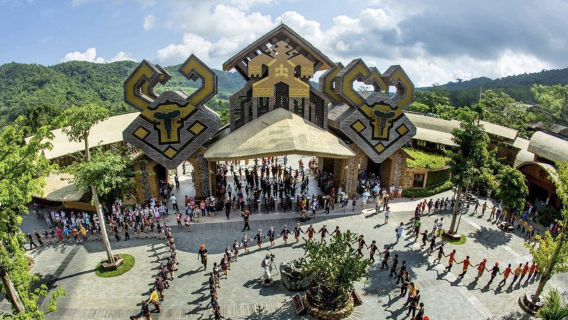 [하이난 싼야 데이투어] 빙랑빌리지&야노다 열대우림&송성가무쇼&제1시장 야시장 or 녹회두 공원/노쇼핑노옵션