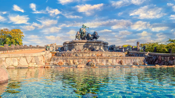 Copenhagen, Denmark - Customizable Family Itinerary: Art Museum + City Hall + Tivoli Gardens