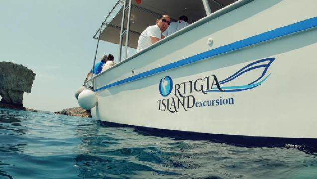 Сиракузы: закатный круиз по Ортиджии с аперитивом