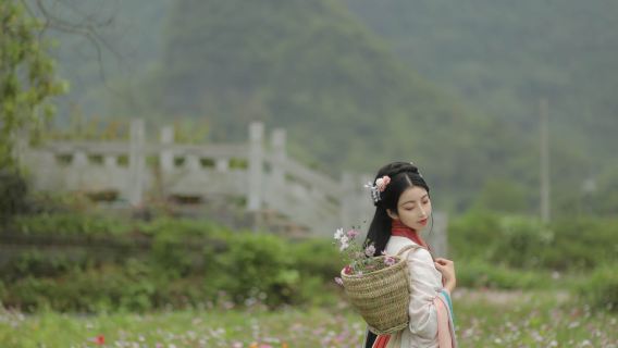 Qinglong trip moments[Photography and videography services including family-friendly, individual and couple photos, short videos, promotional videos, portraits, wedding photos with all raw images provided]