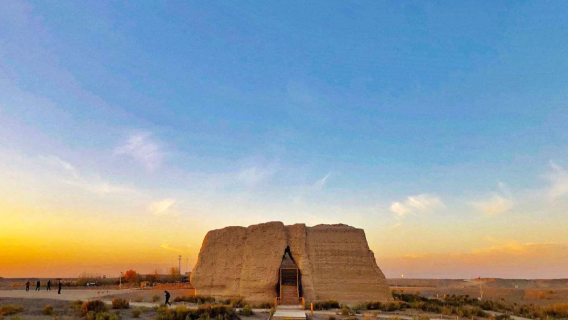 Dunhuang Western Thousand Buddha Caves, Yumen Pass, Yardang National Geopark One-Day Tour
