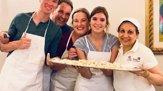 Rome Pasta and Tiramisu Class: Ravioli, Fettuccine & Fine Wine 5*