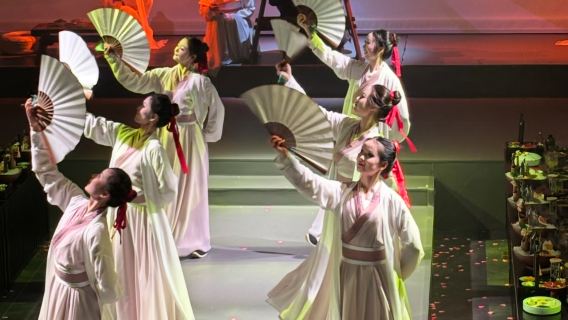 Chongqing Huali Banket · Hofmiddagsshowoplevelse fra Ba-riget (kejserlig nydelse + valgfri klædning i gammeldags tøj)