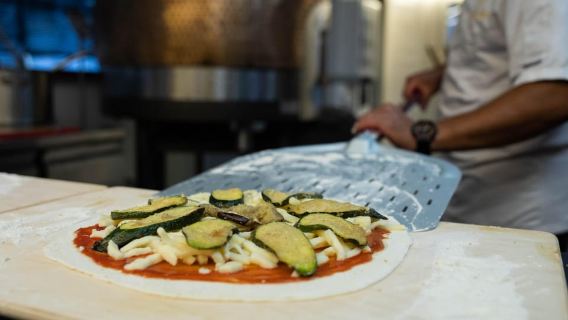 Rome: Pasta & Pizza making class with Tiber Island Visit