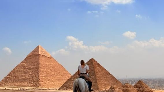 Cairo: Horse Riding tour at Pyramids of Giza