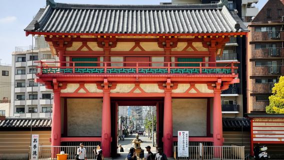 Wycieczka z przewodnikiem po świątyni Shitennō-ji w Osace: 1400 lat wiary i legend w pierwszej świątyni buddyjskiej Japonii