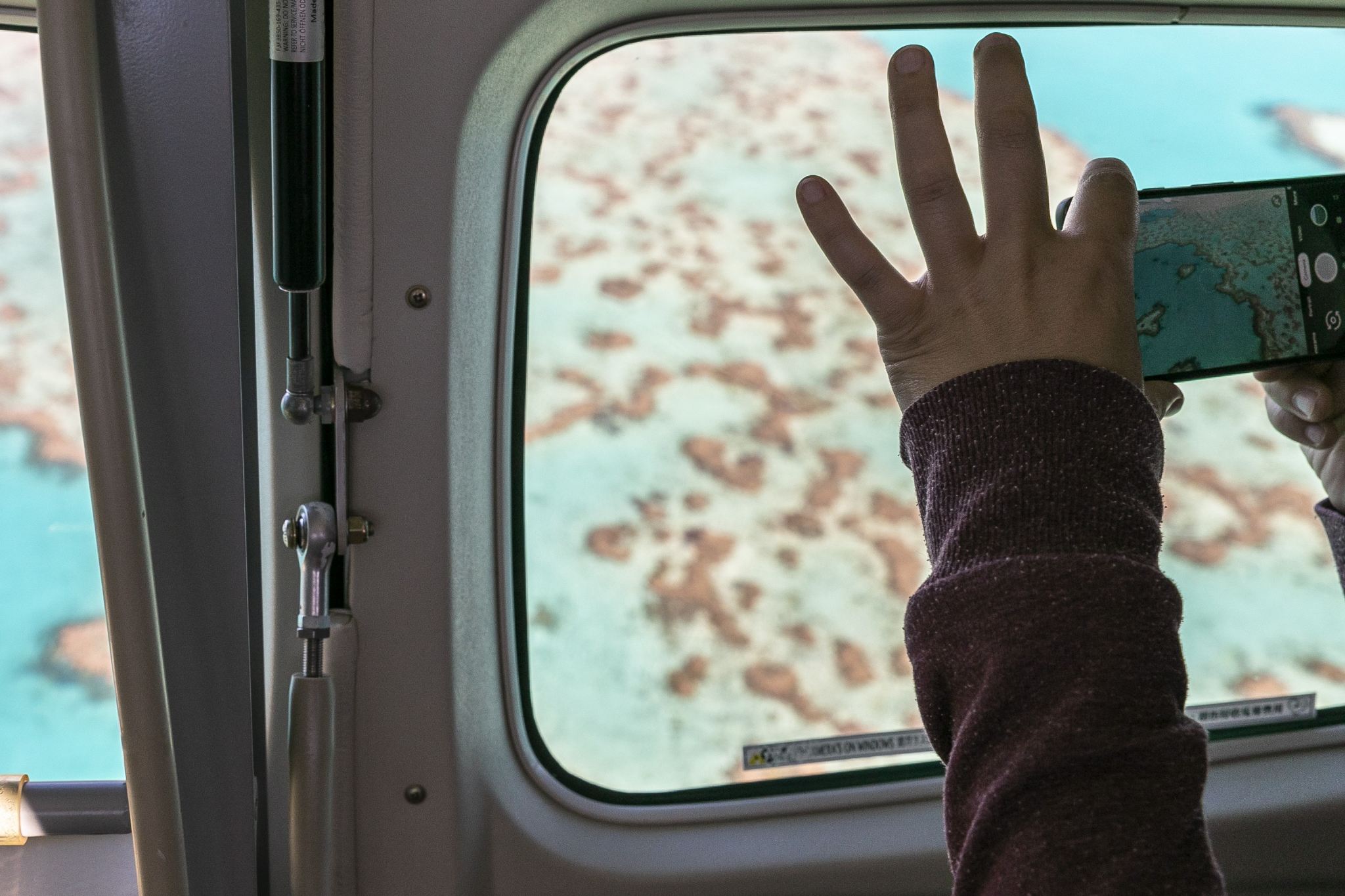 Penerbangan Pemandangan 60 Minit ke Heart Reef di Kepulauan Whitsunday dengan Ocean Rafting