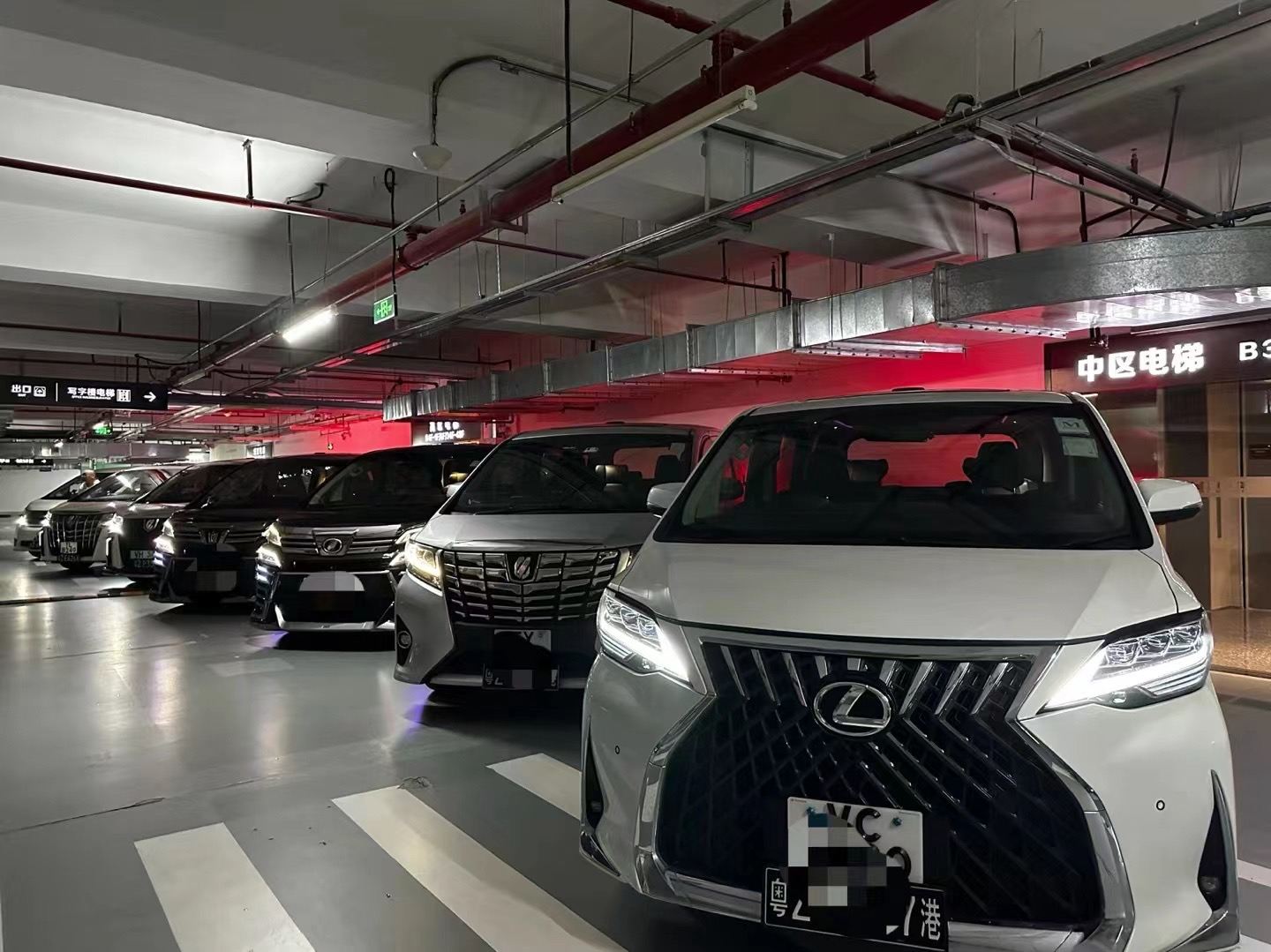 【広東・香港・マカオカスタム貸切チャーター】香港/マカオ/珠海広州深センの両地ナンバー/三地ナンバー越境送迎||香港・マカオの税関を車から降りずに素早く通過、列に並ばず/観光・ビジネス