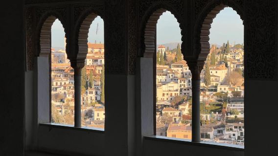 ทัวร์ Generalife + Arab Baths + มหาวิหาร Granada หนึ่งวันในสเปน พร้อมบริการภาษาจีนและภาษาอังกฤษ