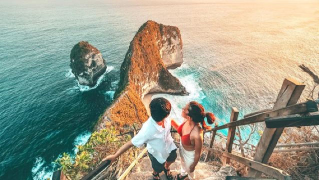 Ιδιωτική εκδρομή για το ηλιοβασίλεμα στη Νούσα Πενίδα από τη Νούσα Πενίδα