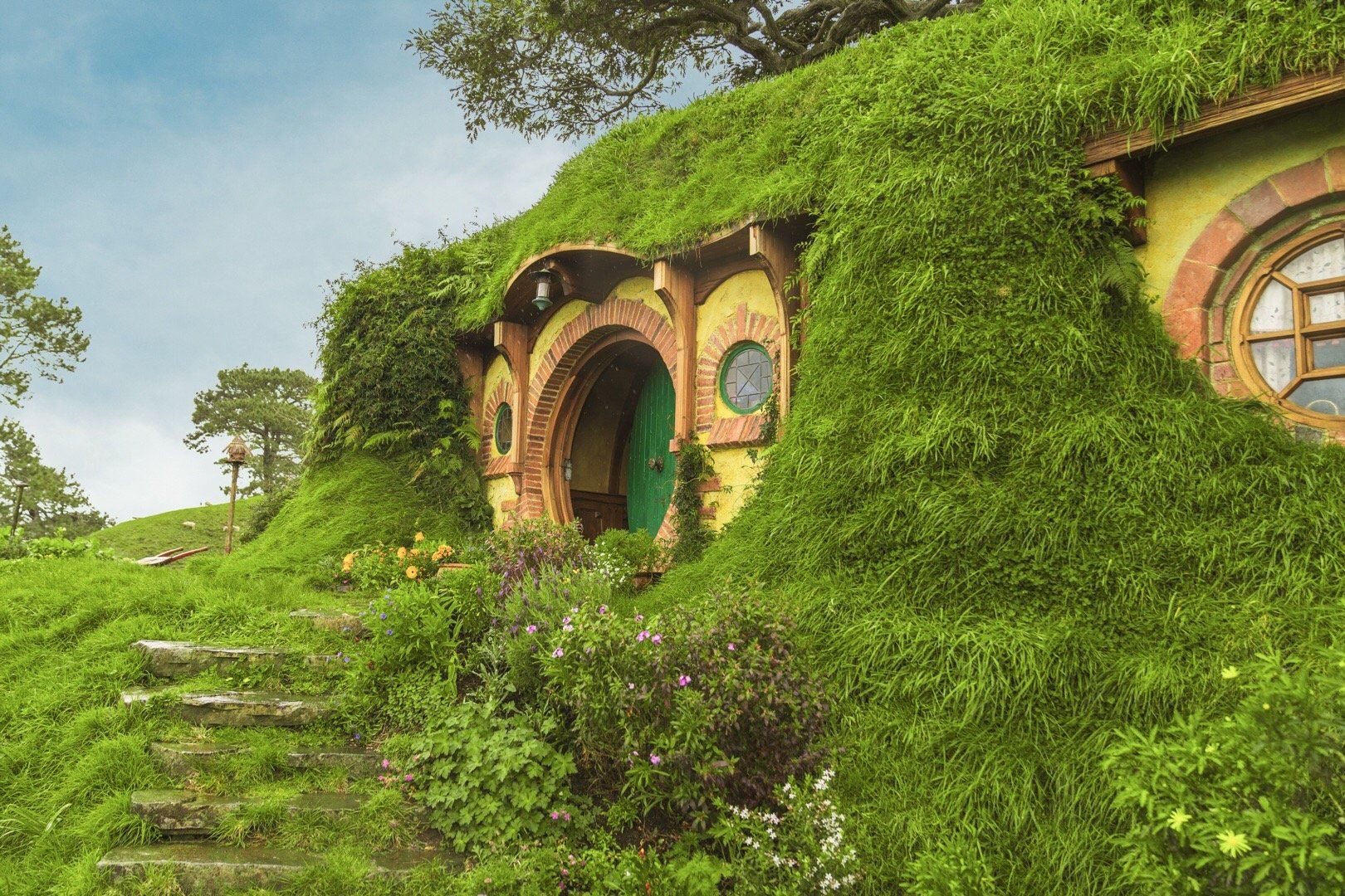 紐西蘭北島哈比人村+螢火蟲洞/藍泉一日遊（二選一）