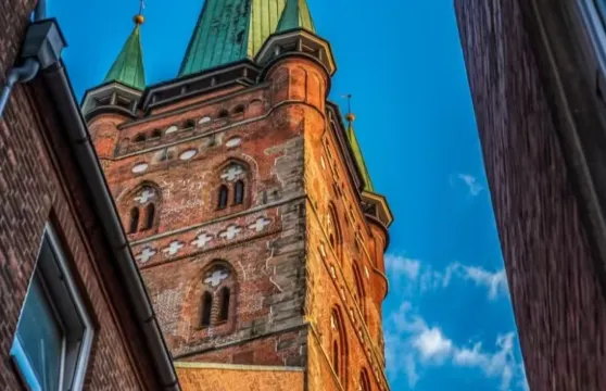 德國漢堡呂貝克古鎮一日遊【漢堡市區機場接送/包車/地陪翻譯】