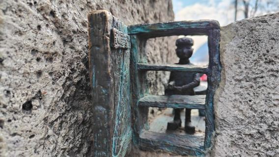 Tour in bicicletta delle gemme nascoste di Budapest: piccole statue e panorami