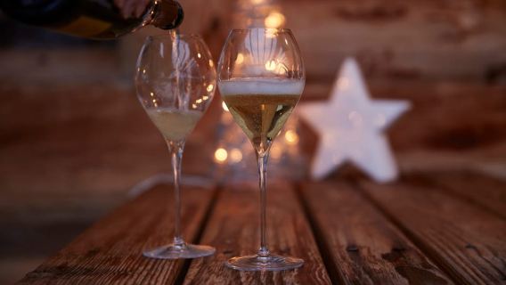 Tour rượu vang Giáng sinh kèm nếm thử rượu vang