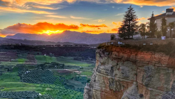 西班牙龍達新橋+鬥牛場+埃爾塔霍峽谷【中文司機/可訂多日】