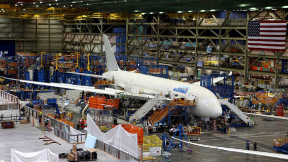 Private charter day tour: Pike Place Fish Market + Space Needle + Chihuly Garden and Glass + The Boeing Company