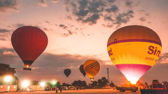 Experiencia de vuelo en globo aerostático al amanecer en Lúxor, Egipto (incluye traslados)
