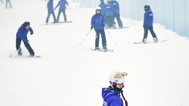 深圳·華發冰雪熱雪奇迹半日遊【含雪具+雪服+頭盔】
