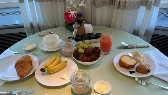 Цюрих, Швейцария: услуга бронирования столика в популярном ресторане Pavillon