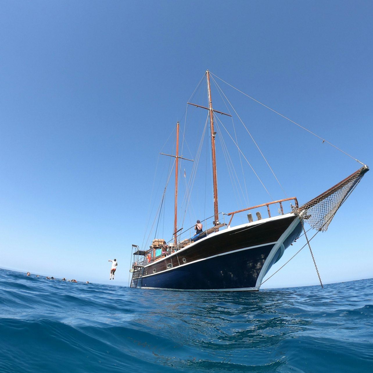 Gozo & Comino: Cruise + Lunch + Transfer + Open Bar