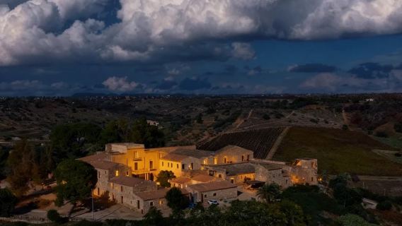 【10小時包車】巴塞隆納-佩內德斯酒鄉&錫切斯一日遊