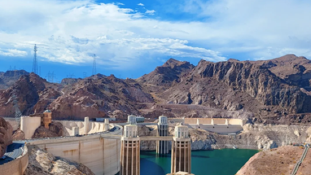 美國拉斯維加斯紅石峽谷+胡佛水壩+拉斯維加斯大道+弗里蒙特