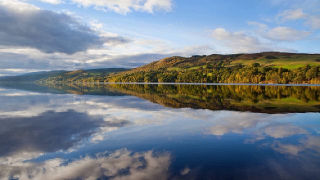Eendaagse tour naar Loch Ness, Glencoe en de Hooglanden vanuit Edinburgh (Engelstalige tour)