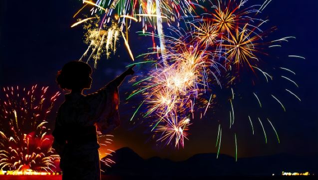 1-day tour to Lake Toya Fireworks Festival in Hokkaido: Fukidashi Park + Showa Shinshu + Summer Farm Visit