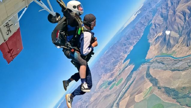 Neuseeland Mount Cook Fallschirmspringen aus großer Höhe [Wahlweise 16500/13000/10000 Fuß! Genießen Sie den Blick auf schneebedeckte Berge und Seen und erleben Sie den freien Fall]
