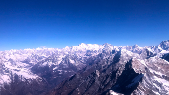 Vuelo turístico al Monte Everest en Nepal (sobrevolando la cordillera del Himalaya y disfrutando de impresionantes vistas montañosas, incluido el pico más alto del mundo, el Monte Everest)