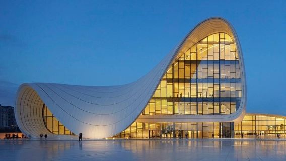 Passeio de meio dia em Baku, Azerbaijão: Cidade Velha e distrito moderno, incluindo obras arquitetônicas de Zaha Hadid