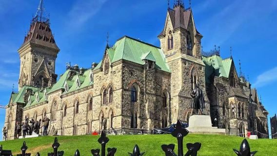 Kanada Ottawa - Tarikan klasik utama bandar lawatan sehari - sewaan peribadi - Montreal pergi-balik