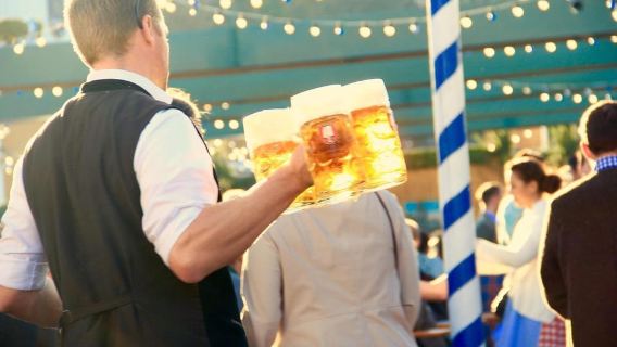 Oktoberfest Tour with guaranteed tent seats, beer and food