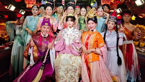 Beijing Yongle hofmiddag · Kejserlig fest (kejserlig banket + national stil musik- og danseforestilling + oplevelse af serveringsceremoni + valgfri hanfu-beklædningsstyling)