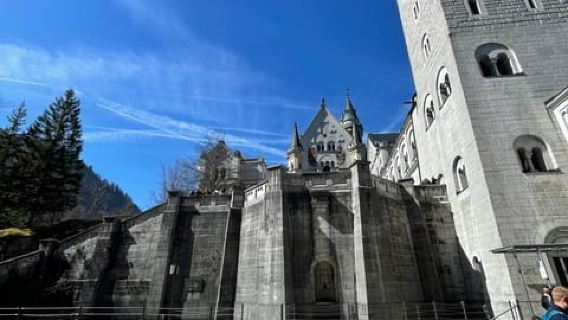 Neuschwanstein Castle Ticket with Express Guided Tour & Bus Shuttle