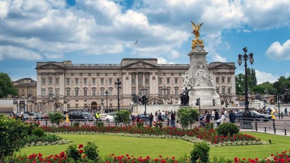London: Changing of the Guard Tour at Buckingham Palace